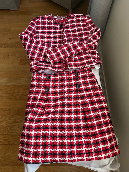 Rinascimento Dresses & Skirts - Rinascimento Red, Black & White Textured Houndstooth Top